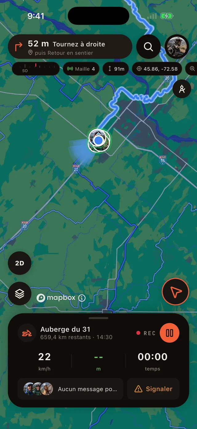 Un itinéraire suivi sur les sentiers du Québec, avec une carte de virage à droite dans 52 m en haut de la carte